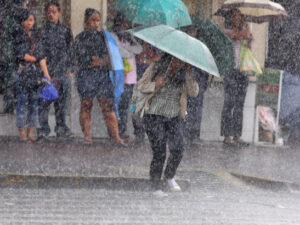image-the-filipino-times_heavy-rains-drown-metro-manila-parts-of-central-luzon-1